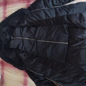 NWOT Black 🖤 GUESS Faux Fur Hooded Puffer Polyester Lining Size L